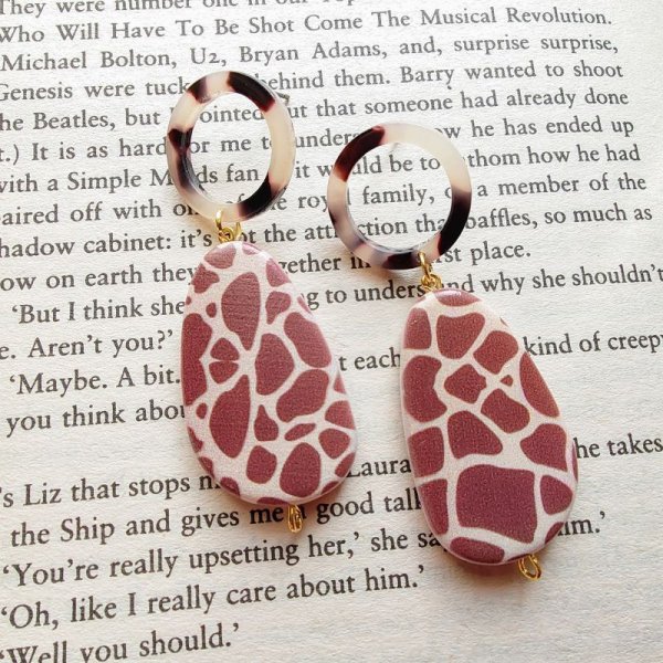 画像2: ハンドメイド　かわいい　アニマル柄系　ピアス (2)