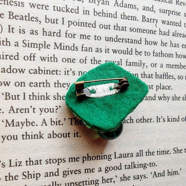 画像5: ハンドメイド　ブローチ　小さなビーズブローチ　森からの贈り物　グリーン系　天然石 (5)