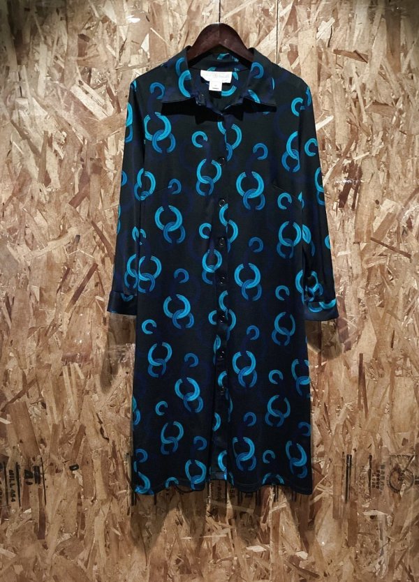 画像1: レトロでかわいい　ブルー系　JULIE BROWN　ストレッチ素材　ワンピース　共布ベルト付き (1)