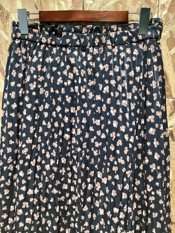 画像2: ウエストゴムで楽ちん　BEAMS HEART　小花柄　ロングスカート (2)