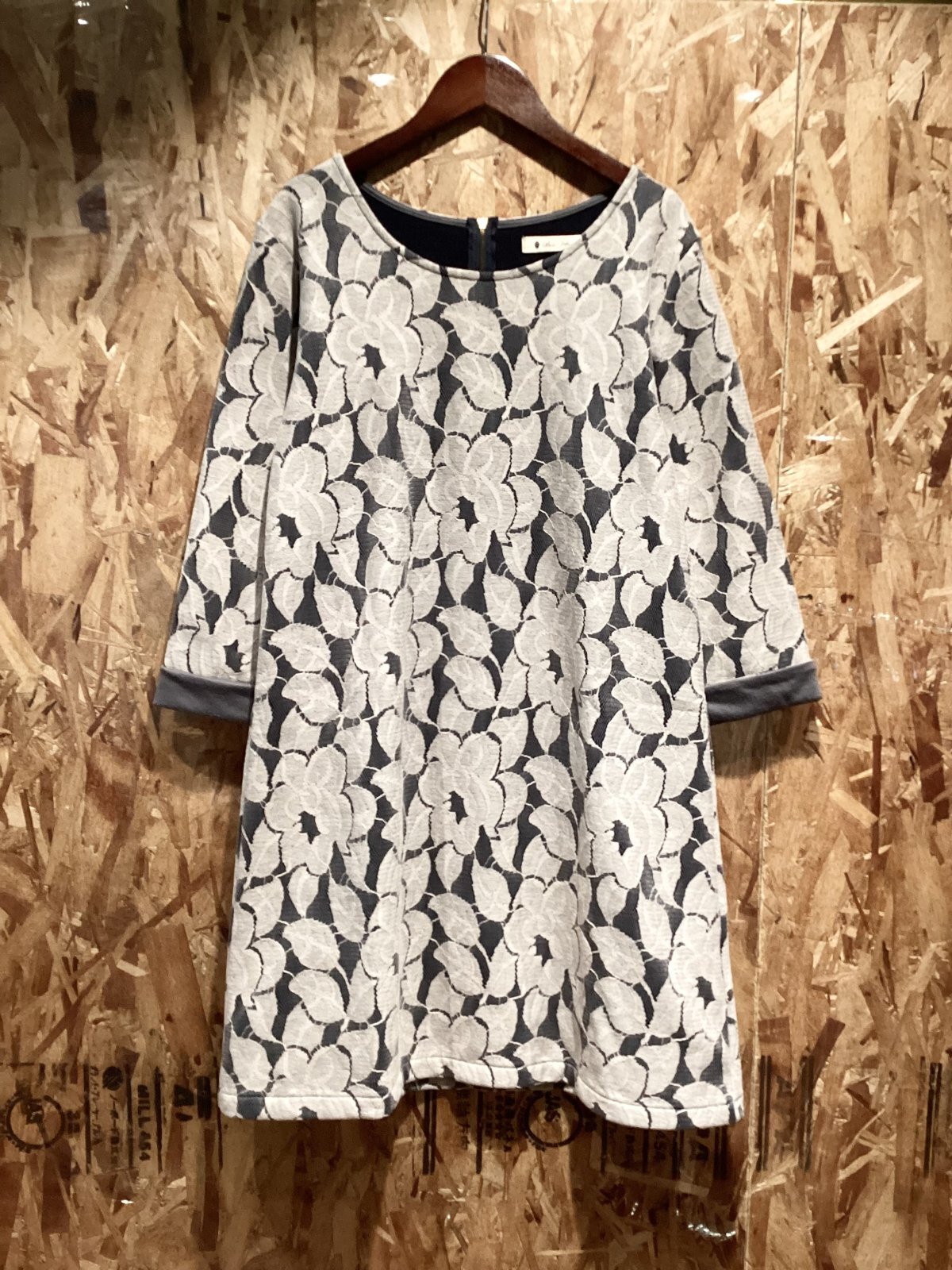 　レースが可愛い　おしゃれ　カットソー　ワンピース