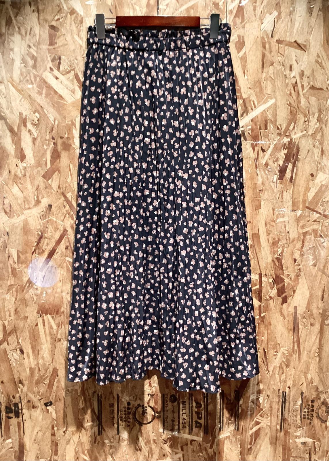 ウエストゴムで楽ちん　BEAMS HEART　小花柄　ロングスカート